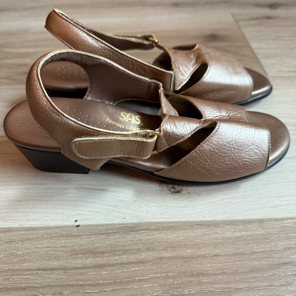 SAS Women's Brown Sandals - Picture 4 of 8